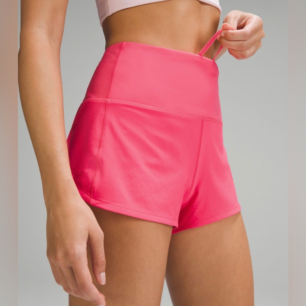 Lululemon High-Rise Lined Short 2.5" - Picture 3 of 7